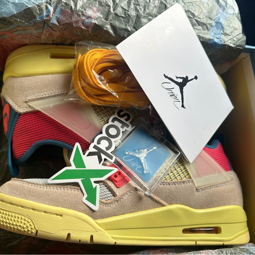 Jordan Sneakers Beige and Yellow
